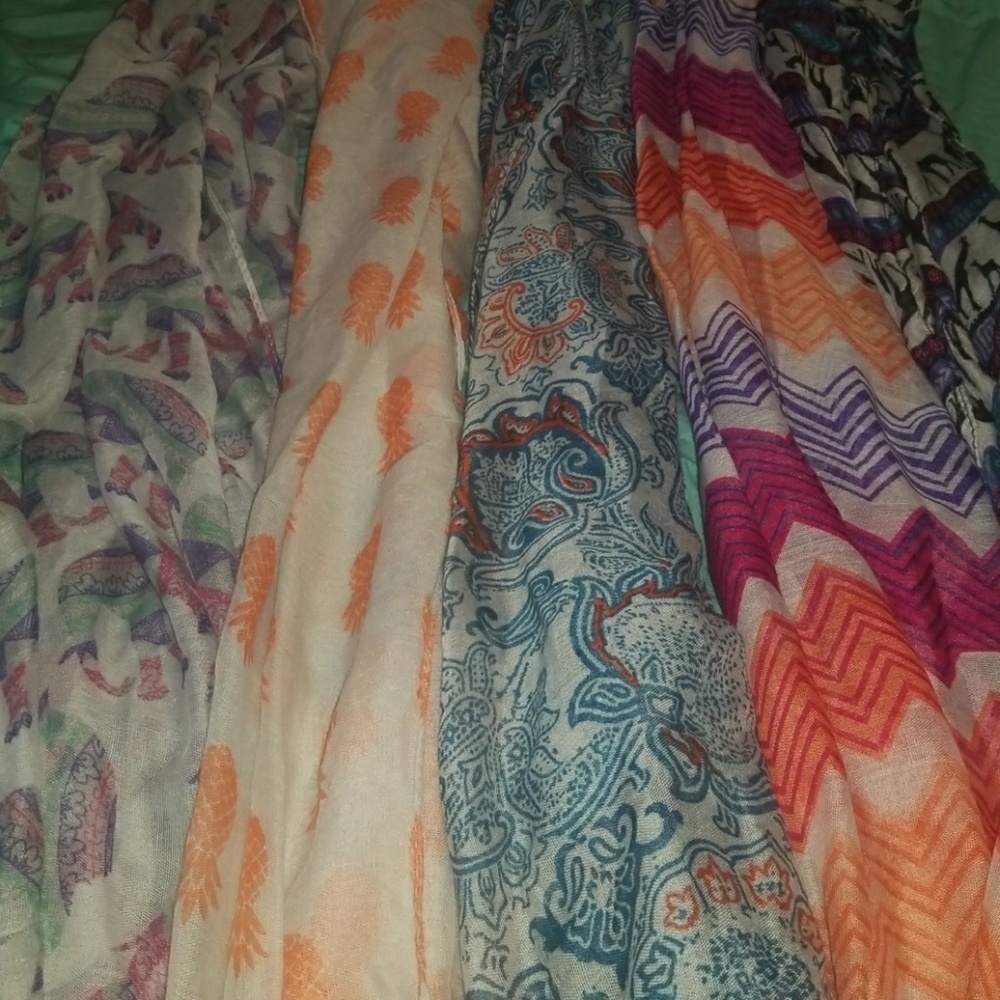 Lot of 5 Infiniti scarfs